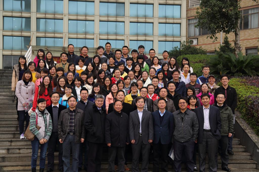 药成人有声小说党员大会合影